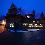 Zakopianski Dwor ゲストハウス 3*