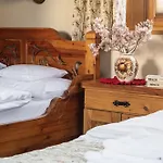 Zakopianski Dwor ゲストハウス 3*